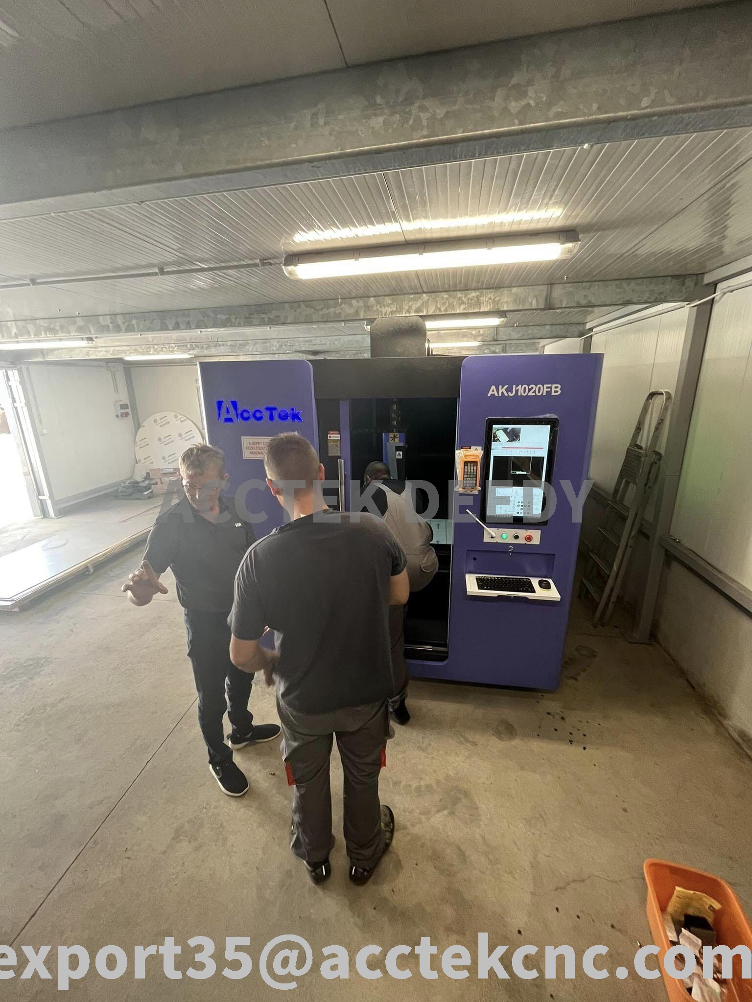 CE version Raycus laser genera - Industrial Laser Machine Price avaliação e preço